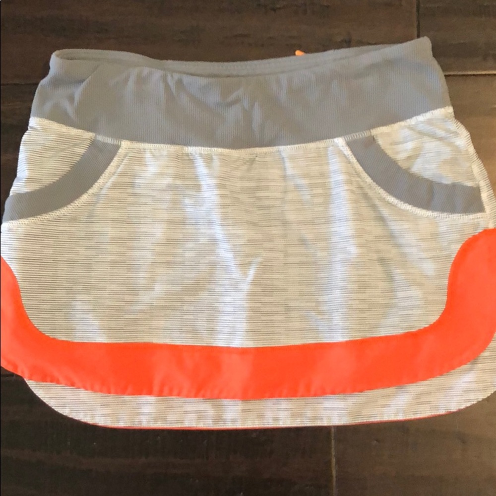 Lululemon size 4 skirt regular